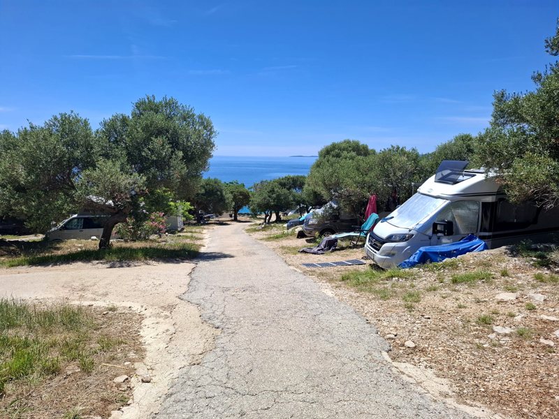 Pogled na more s parcele kampa Škovrdara